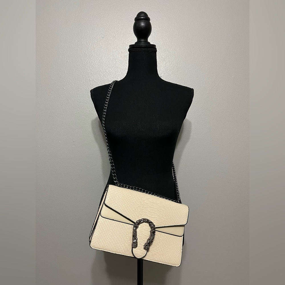 Cream handbag from Amazon. Pre-owned Excellent condition. - Picture 5 of 5